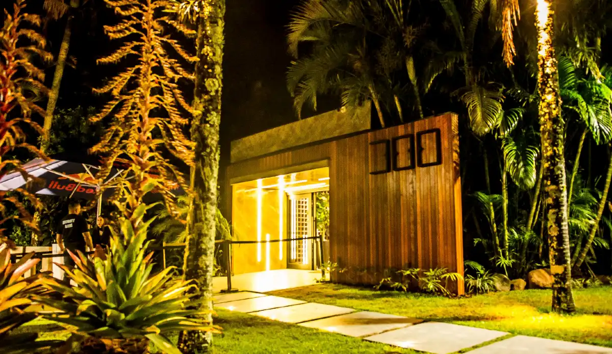 300 Cosmo Beach Club